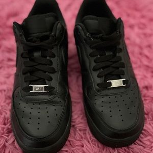 Black Air Force 1’s